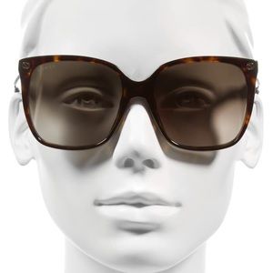 ***SOLD!*** Gucci Oversized Square Sunglasses
